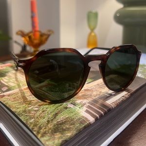 Persol PO3281S Sunglasses 24/31 Havana